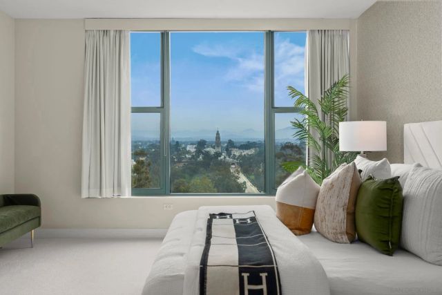 2500 6th Ave. PH5, San Diego, CA 92103