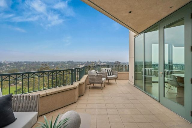 2500 6th Ave. PH5, San Diego, CA 92103