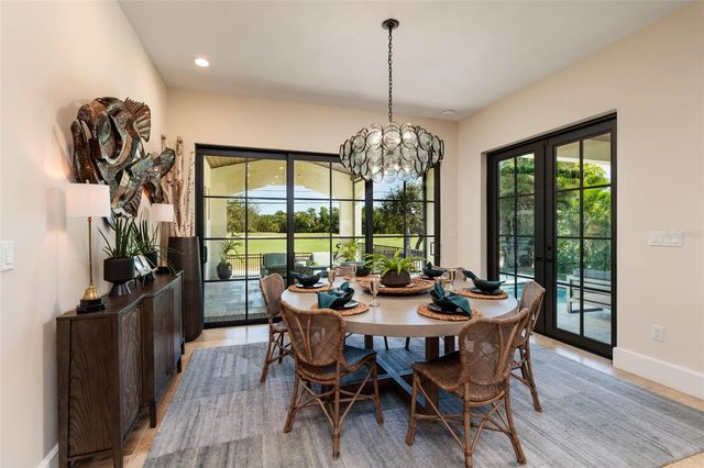 125 ALMEDO WAY WAY NE, St Petersburg, FL 33704