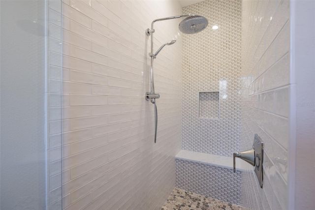 125 ALMEDO WAY WAY NE, St Petersburg, FL 33704