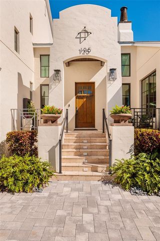 125 ALMEDO WAY WAY NE, St Petersburg, FL 33704