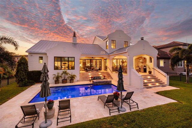 125 ALMEDO WAY WAY NE, St Petersburg, FL 33704