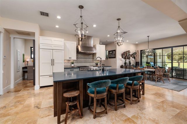 125 ALMEDO WAY WAY NE, St Petersburg, FL 33704