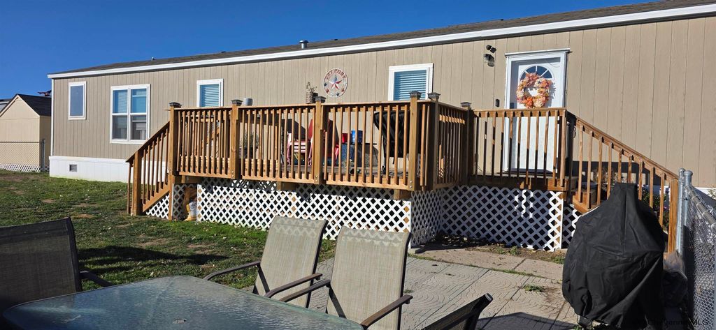 609 LITTLE VALLEY TRL, Cheyenne, WY 82007