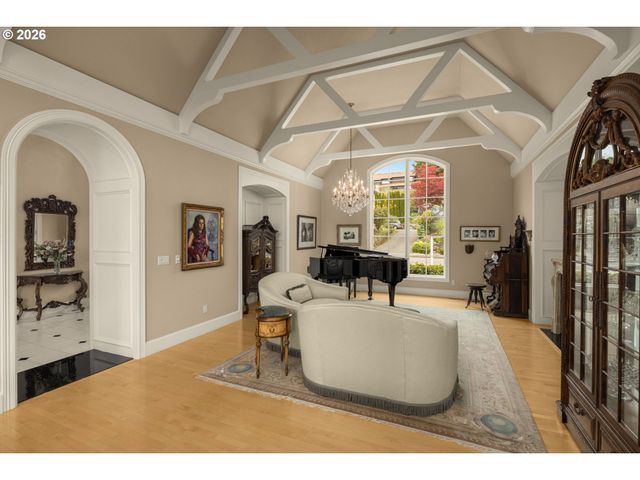 5565 SUMMIT St, West Linn, OR 97068