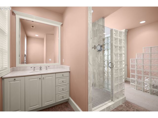 5565 SUMMIT St, West Linn, OR 97068