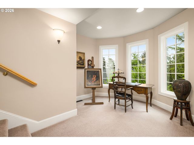 5565 SUMMIT St, West Linn, OR 97068