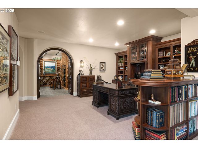 5565 SUMMIT St, West Linn, OR 97068