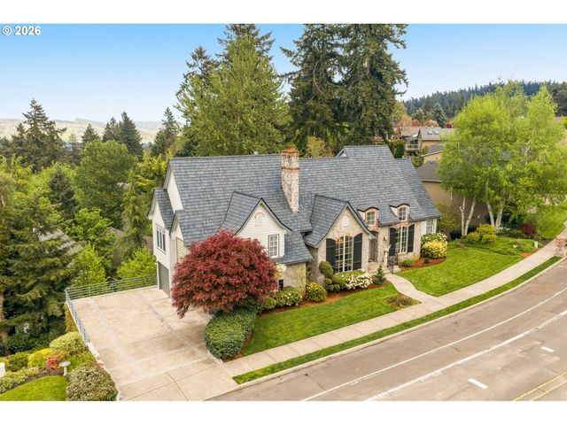 5565 SUMMIT St, West Linn, OR 97068
