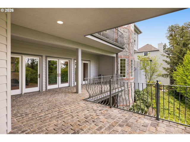 5565 SUMMIT St, West Linn, OR 97068