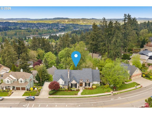 5565 SUMMIT St, West Linn, OR 97068