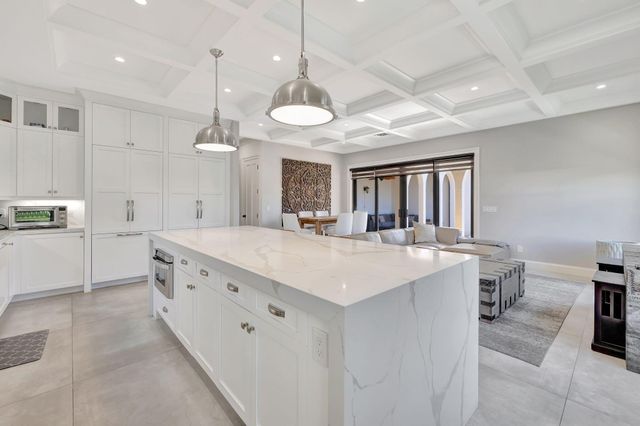 832 SW 34th Avenue, Boynton Beach, FL 33435