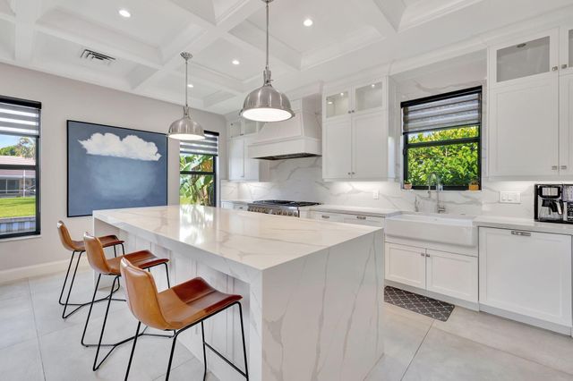 832 SW 34th Avenue, Boynton Beach, FL 33435