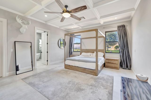 832 SW 34th Avenue, Boynton Beach, FL 33435