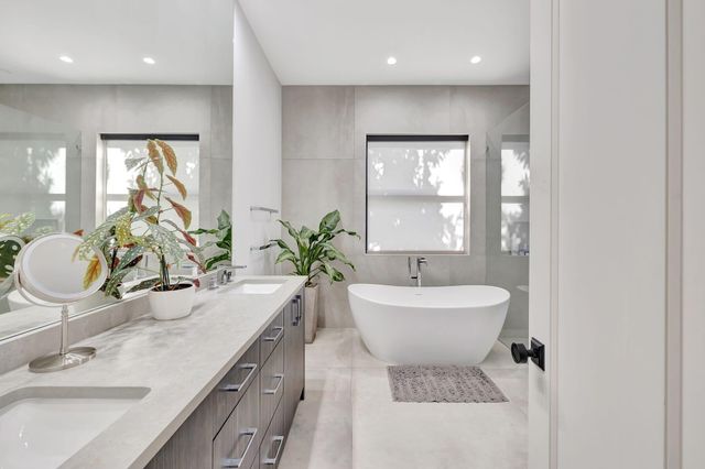 832 SW 34th Avenue, Boynton Beach, FL 33435