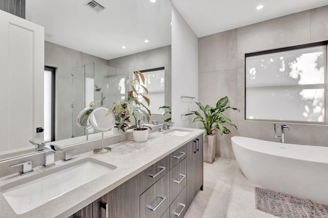 832 SW 34th Avenue, Boynton Beach, FL 33435