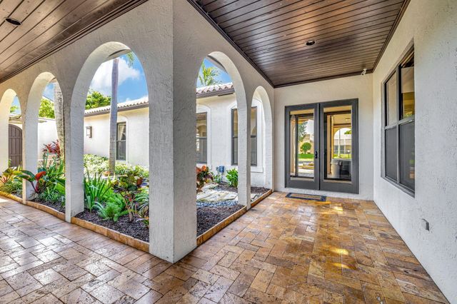 832 SW 34th Avenue, Boynton Beach, FL 33435