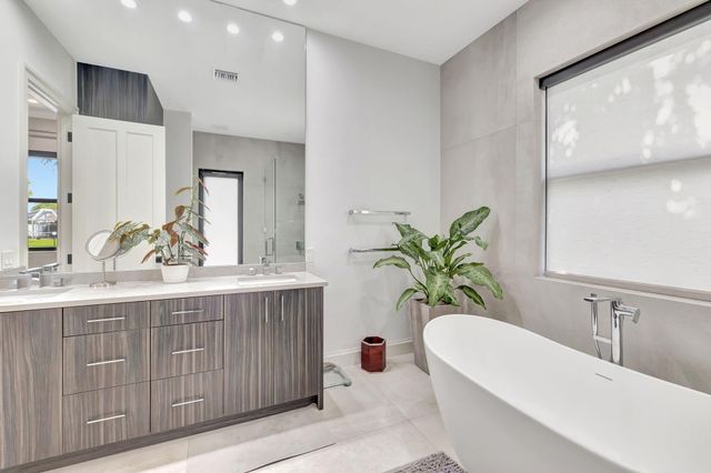 832 SW 34th Avenue, Boynton Beach, FL 33435