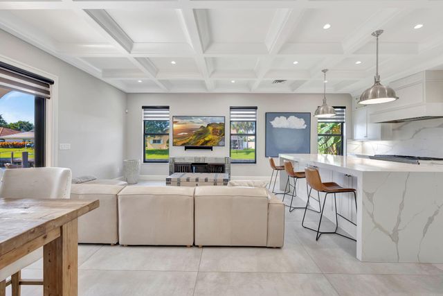 832 SW 34th Avenue, Boynton Beach, FL 33435