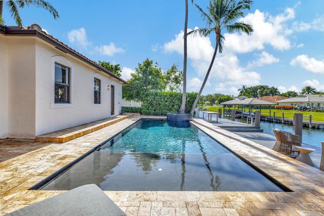 832 SW 34th Avenue, Boynton Beach, FL 33435