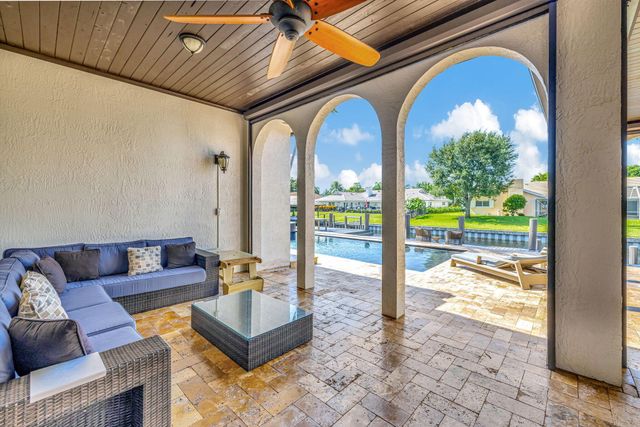 832 SW 34th Avenue, Boynton Beach, FL 33435