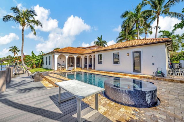 832 SW 34th Avenue, Boynton Beach, FL 33435