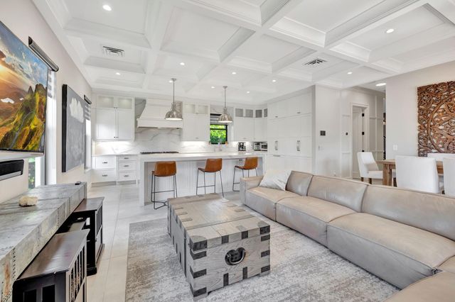 832 SW 34th Avenue, Boynton Beach, FL 33435