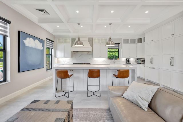 832 SW 34th Avenue, Boynton Beach, FL 33435