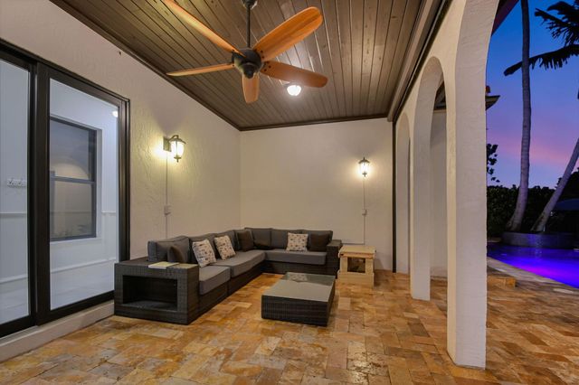 832 SW 34th Avenue, Boynton Beach, FL 33435