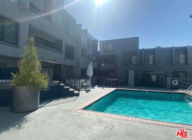 1940 N Highland Avenue 81, Los Angeles, CA 90068