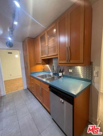 1940 N Highland Avenue 81, Los Angeles, CA 90068