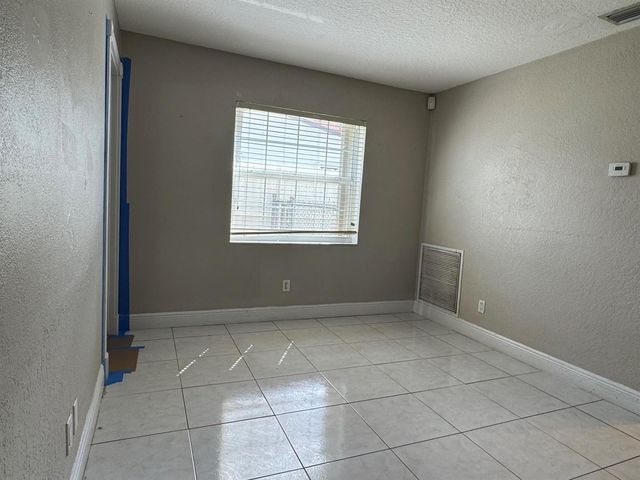 2180 NW 93rd Avenue, Pembroke Pines, FL 33024