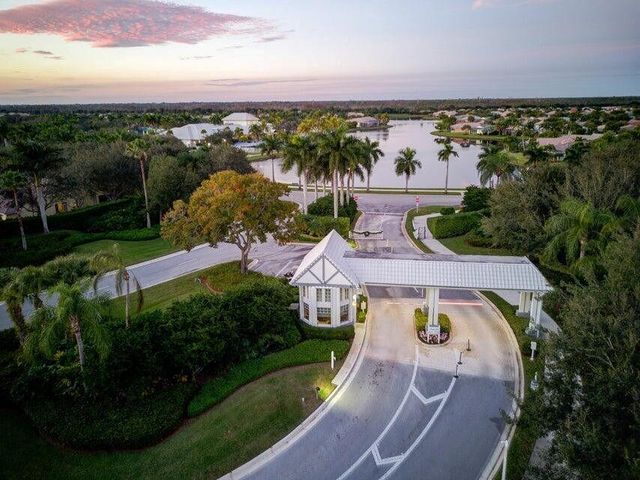 2405 Windjammer Way, West Palm Beach, FL 33411