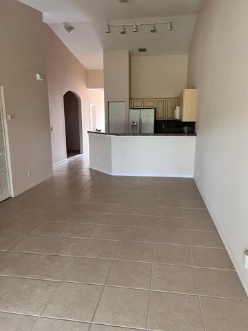 2405 Windjammer Way, West Palm Beach, FL 33411