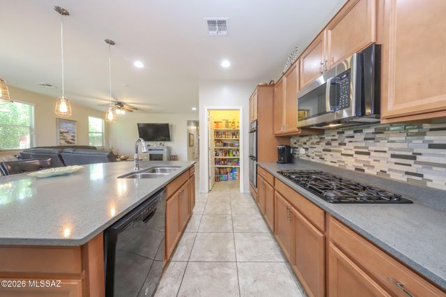9481 S Horned Lizard Circle, Tucson, AZ 85747