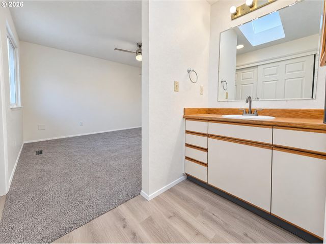 790 HEATHER Way, Gladstone, OR 97027