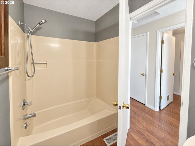 790 HEATHER Way, Gladstone, OR 97027