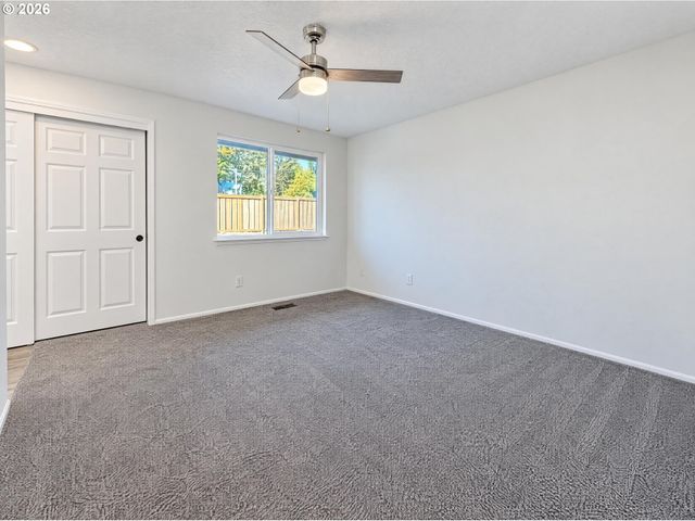 790 HEATHER Way, Gladstone, OR 97027