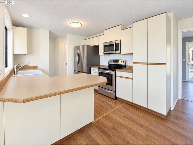 790 HEATHER Way, Gladstone, OR 97027