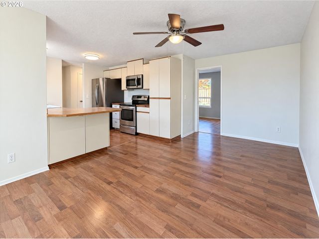 790 HEATHER Way, Gladstone, OR 97027