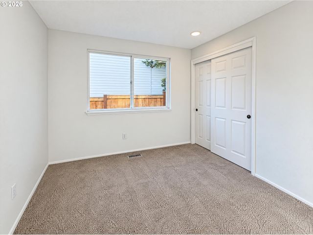 790 HEATHER Way, Gladstone, OR 97027