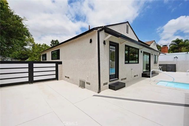 5430 Geyser Avenue, Tarzana, CA 91356