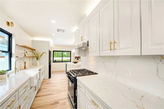 5430 Geyser Avenue, Tarzana, CA 91356