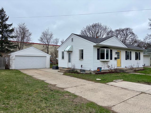 4919 Karen Avenue SW, Wyoming, MI 49548