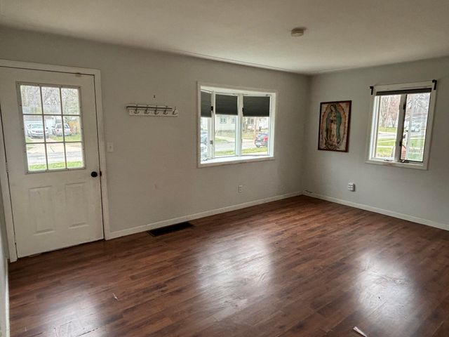 4919 Karen Avenue SW, Wyoming, MI 49548