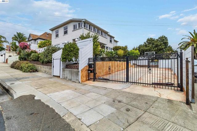 3416 Davis St, Oakland, CA 94601