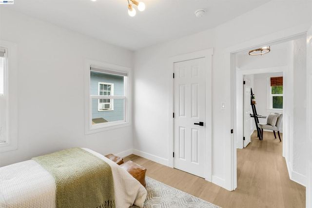 3416 Davis St, Oakland, CA 94601