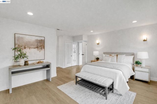 3416 Davis St, Oakland, CA 94601