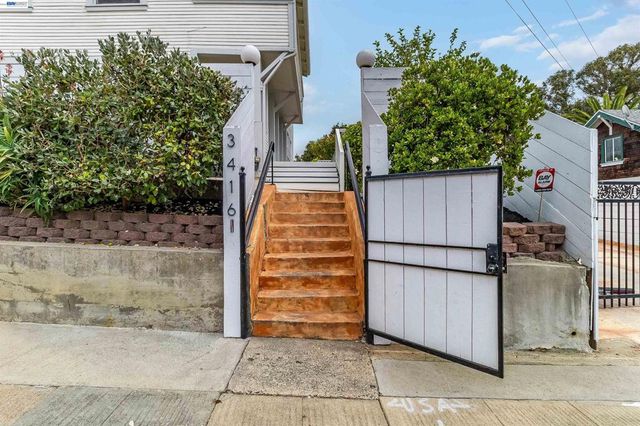 3416 Davis St, Oakland, CA 94601