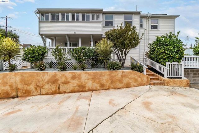 3416 Davis St, Oakland, CA 94601